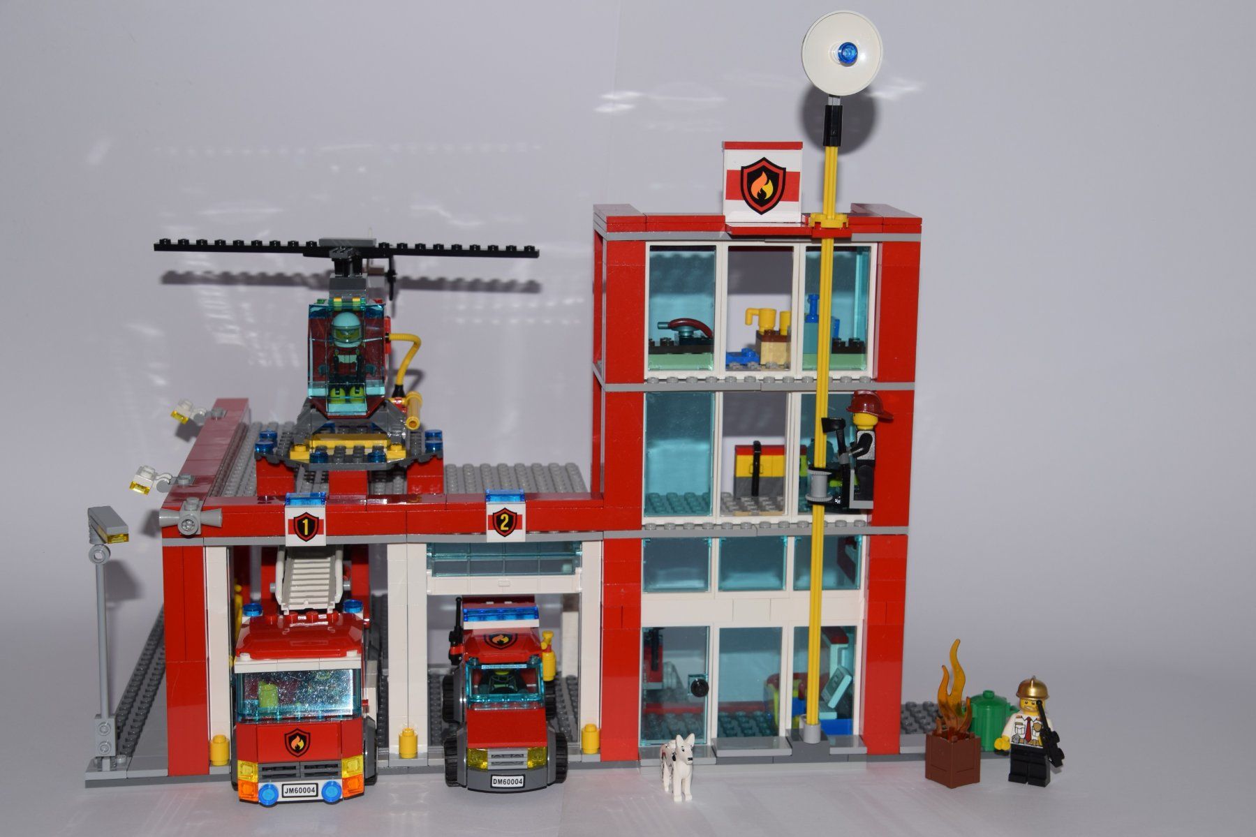Lego Giocattoli: Lego City- Feuerwehr Hauptquartier – Usato da Lausen venduto da Rotezora79