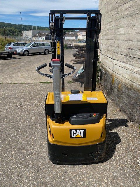 Caterpillar Gabelstapler & Hubwagen: Caterpillar Deichselstapler NSP 12N2 – Gebraucht aus Laufen von VERARMUS11 8
