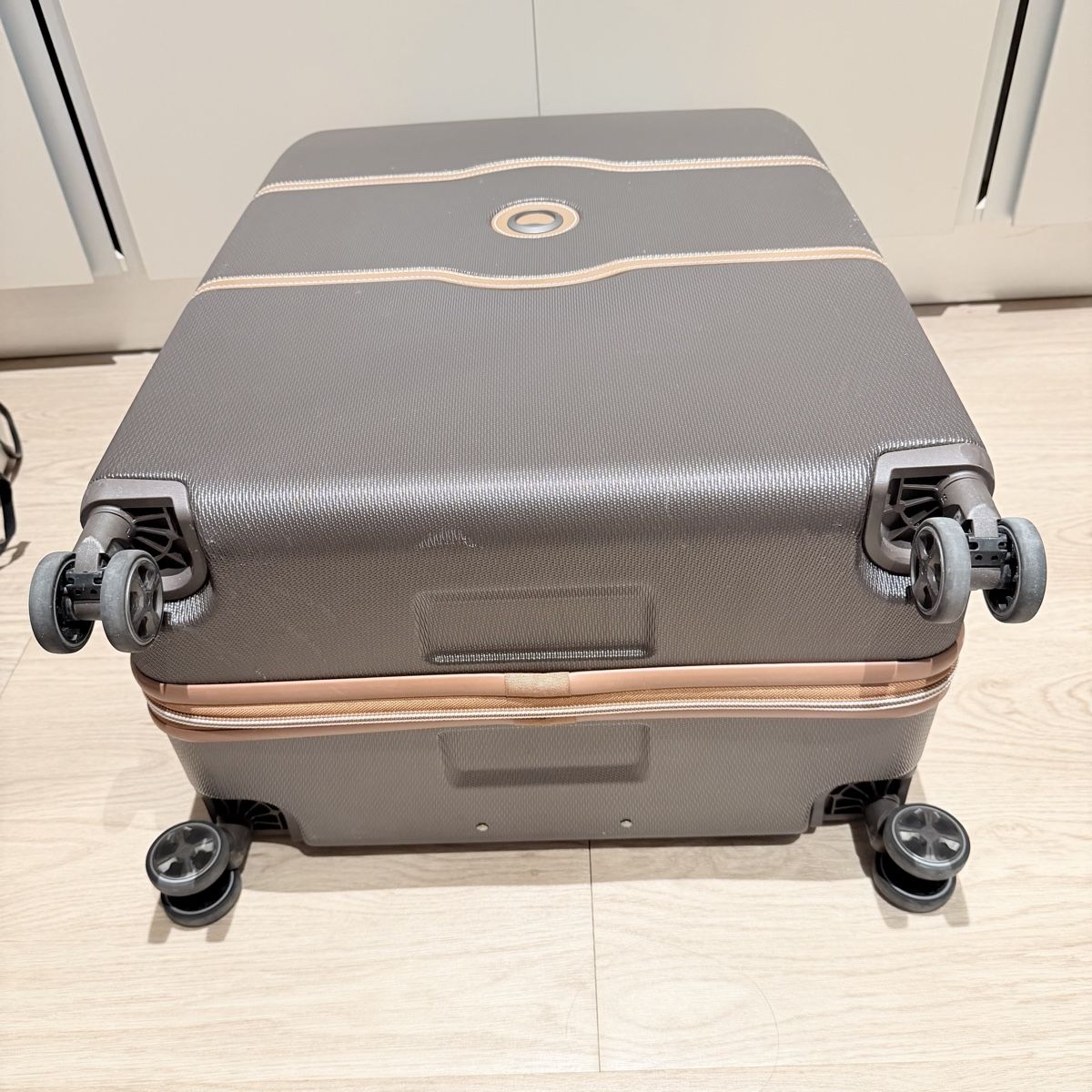 Delsey Valigie: Delsey Paris check-in luggage – Usato da Lausanne venduto da its_zl9h 5