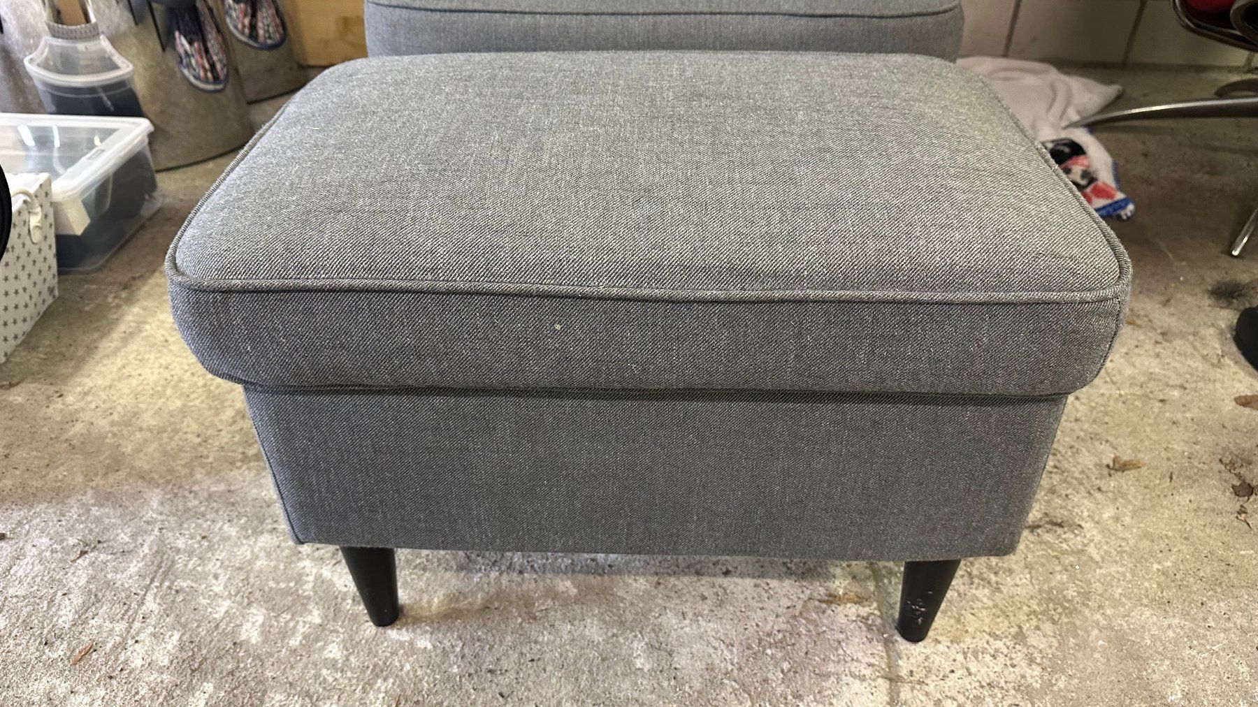 Ikea Poltrone: IKEA STRANDMON Ohrensessel mit Hocker – Usato da Hinterkappelen venduto da ale_gpb5 2
