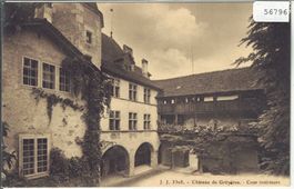 Chateau de Gruyeres - Cour interieure