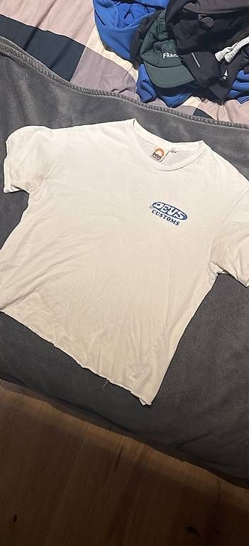 T-shirt: Deus Customs Vintage Tshirt – Usato da meierskappel venduto da Yannik301