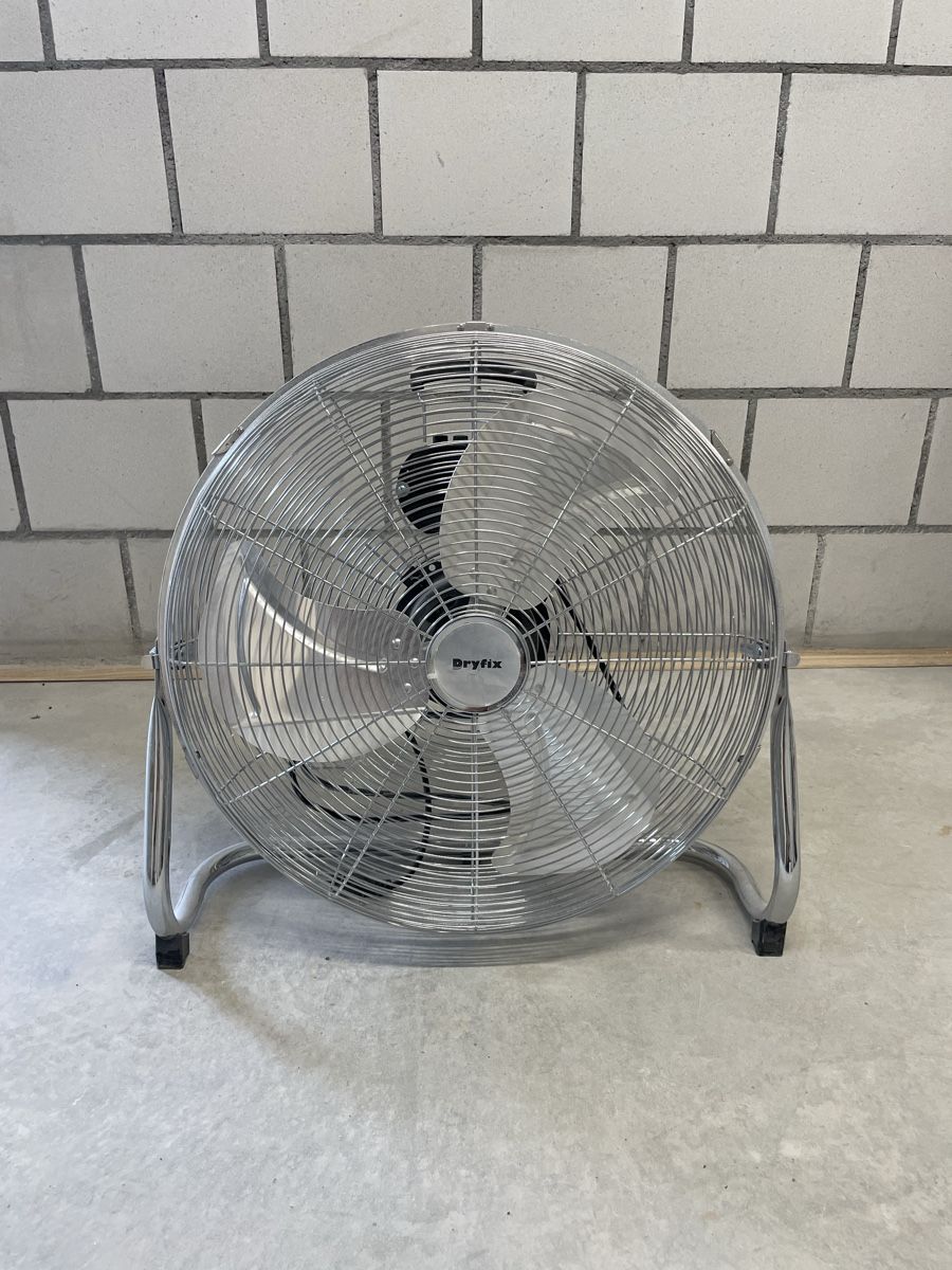 Ventilatoren: Bodenventilator Dryfix silber  – Gebraucht aus Wynigen von SPREADCHRIGU