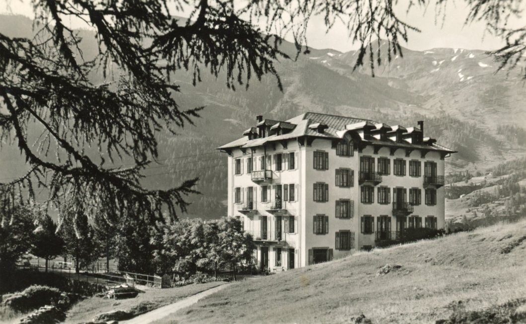 Cartoline postali: Giétroz   VS   -   "Coloniee EDEN"      en 1965 – Usato da Brig venduto da Valcards54