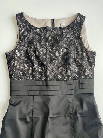 Elegantes Kleid mit Spitze Gr. 40 (eher 38) schwarz H&M