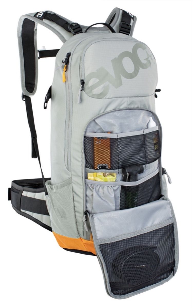 Evoc Zaini: EVOC Rucksack neuwertig – Usato da Rüti ZH venduto da gro_9f7f