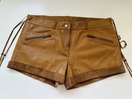 Stunning Stephanieville Leather Shorts, Size M