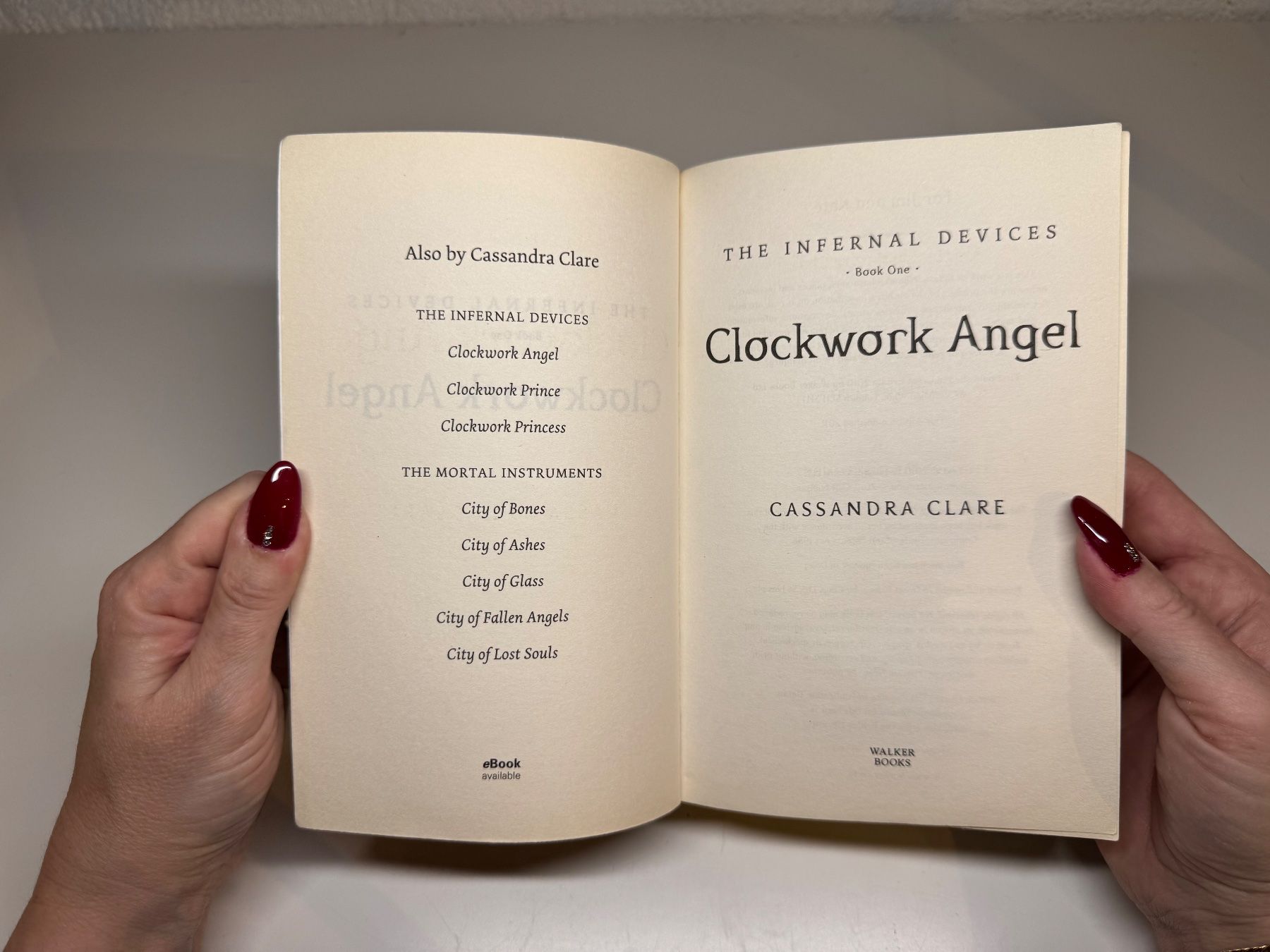 Libri: NOVEL: Cassandra Clare, Clockwork Angel – Usato da Grosswangen venduto da English_books 2