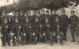 Gruppe Offiziere und Soldaten