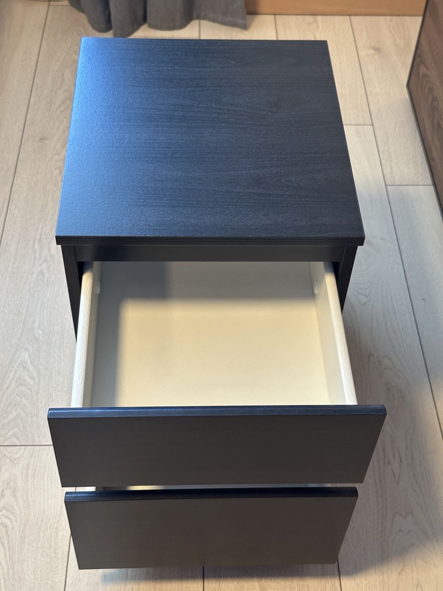 Ikea Comodini: Nachttisch mit zwei Schubladen, Schwarz – Usato da Hinwil venduto da sin_9j5s 3