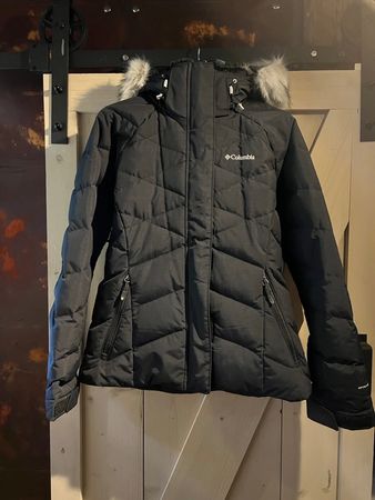 Columbia Winterjacke schwarz mit Kapuze Grösse M