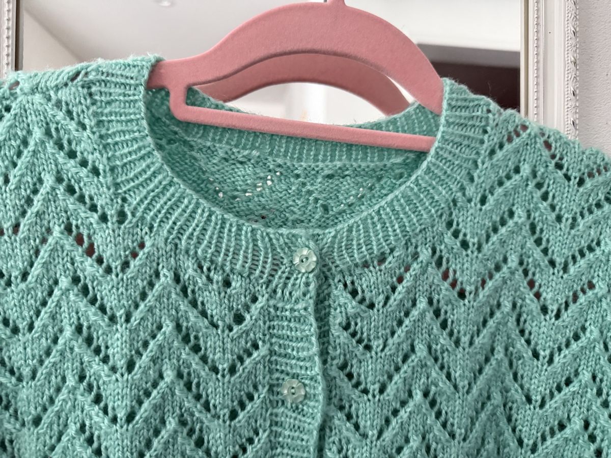 Giacche: Strickjacke Grösse 50/52 Brustumfang 130cm. – Usato da Pfeffikon LU venduto da pepino17 2