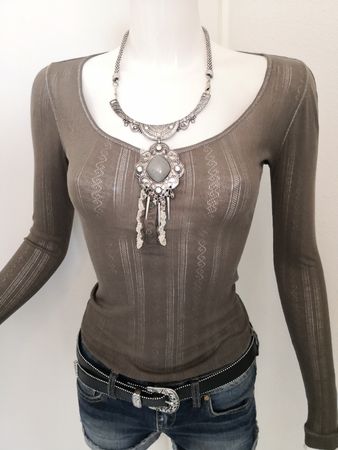 🤩MANGO LANGARM T-SHIRT OLIVGRÜN LOCH-MUSTER-KNÖPFE & SPITZE
