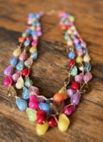 Collier avec gouttes de couleurs