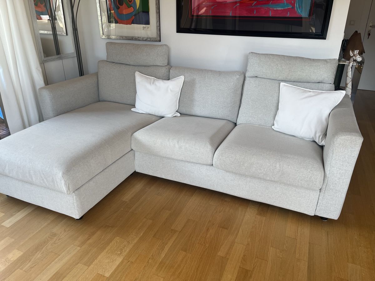 Divani: 3er Sofa hellgrau mit Chaiselongue – Usato da Horgen venduto da Saenker 2