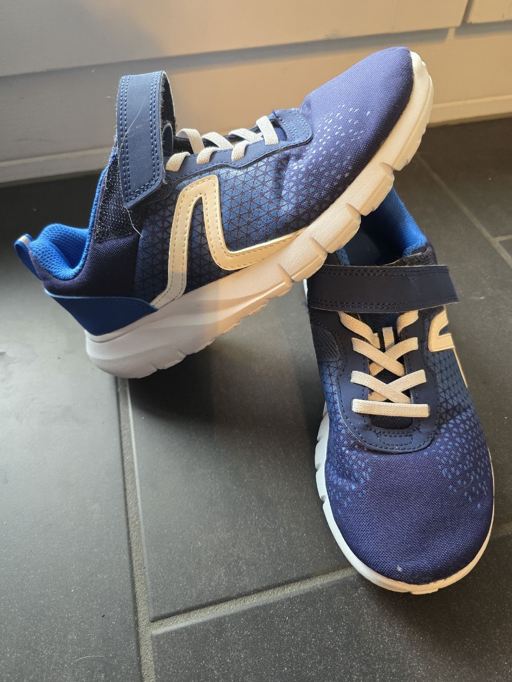 Scarpe per ragazzi: schuhe Sneaker gr.34 – Usato da Unterentfelden venduto da Panda-87
