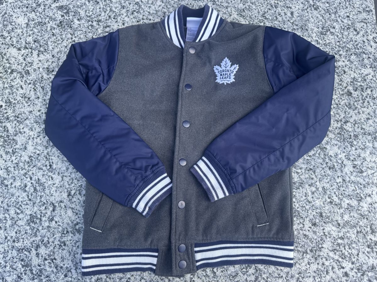 Giacche: College Jacket Toronto Maple Leafs Grösse YOUTH – Usato da Horriwil venduto da kreidlerkari