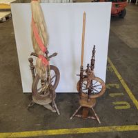 antike spinnrad 2 Stück
