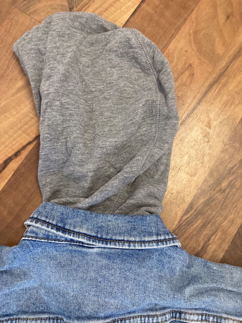 H&M Pantaloni: Jeans-Jacke Knaben, H&M, 140 – Usato da Schötz venduto da Jekyll666 5