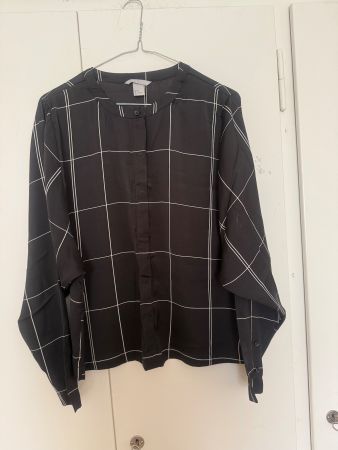 Schicke H&M Bluse mit Karomuster, Grösse 38 - Top Zustand!