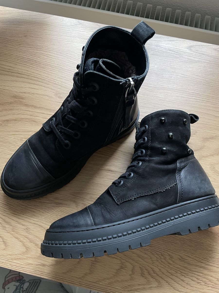 Scarpe da donna: Winterstiefel 37 – Usato da Niederglatt ZH venduto da Ivan.Kryvoshei