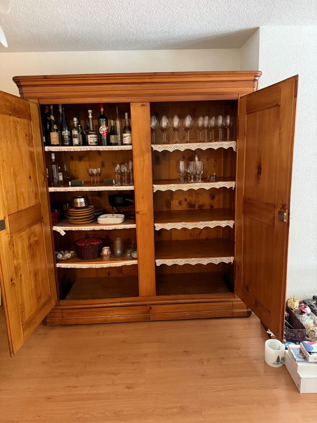Armadi: Antiker Schrank – Usato da Cham venduto da Hesilo 1