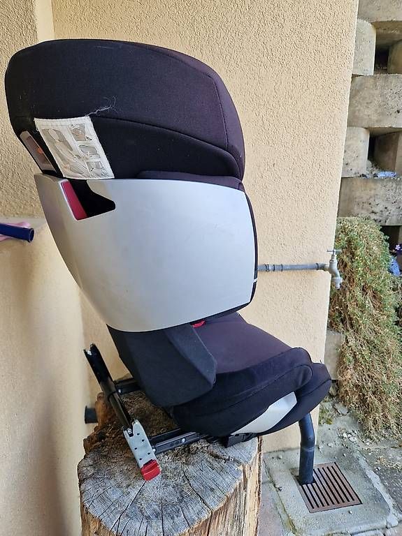 Seggiolini per auto: 2 Sièges enfant à donner – Usato da Vufflens-la-Ville venduto da jea_6xps 3