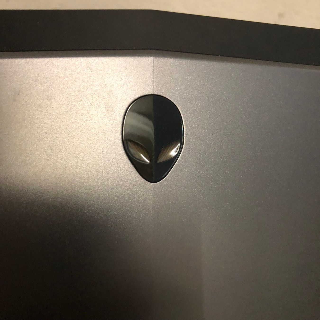 Alienware Notebooks: Laptop ALIENWARE 17 (Dell) defekt – Defekt aus Hinterkappelen von atomschnee 1