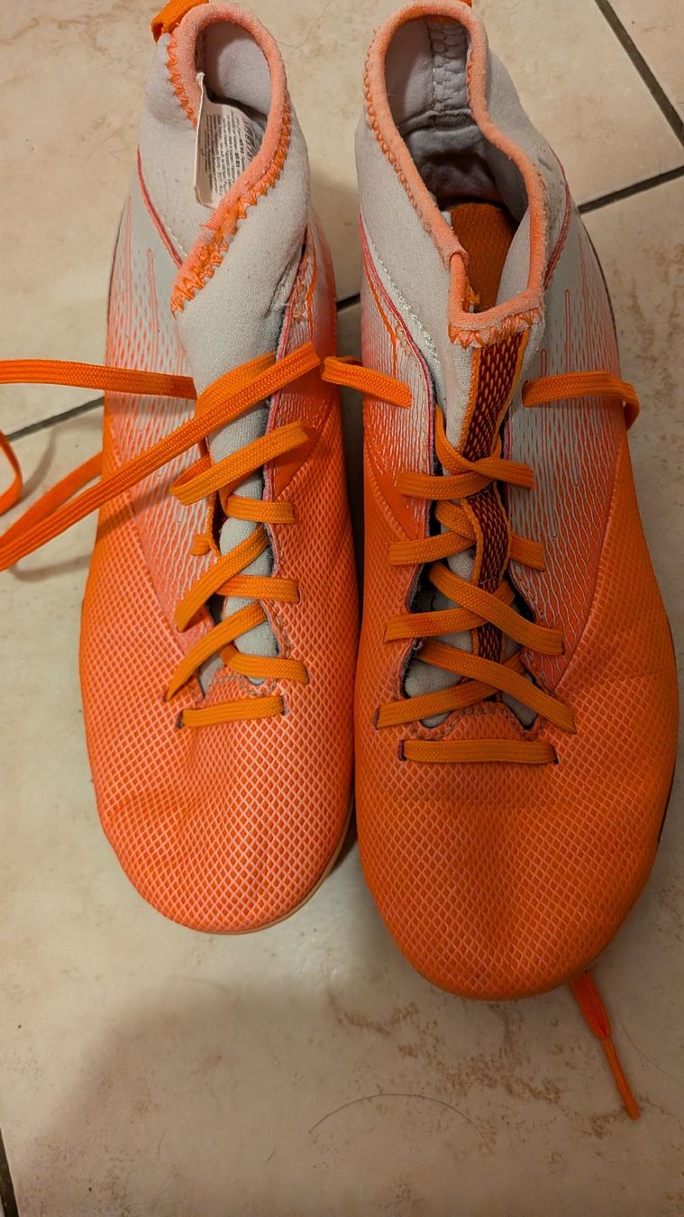 Decathlon Scarpe per ragazzi: Fussballschuhe Gr 33  – Nuovo (secondo la descrizione) da Wattenwil venduto da karinschaw 1