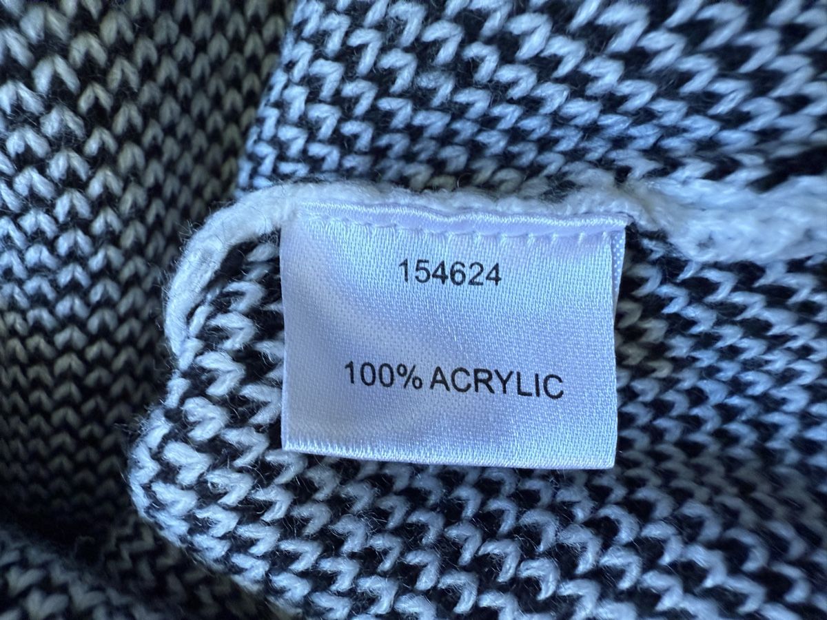 Maglioni & Felpe: Pull maille oversize blanc motif squelette Trap, t. M – Usato da Tavannes venduto da Thriftshop 6
