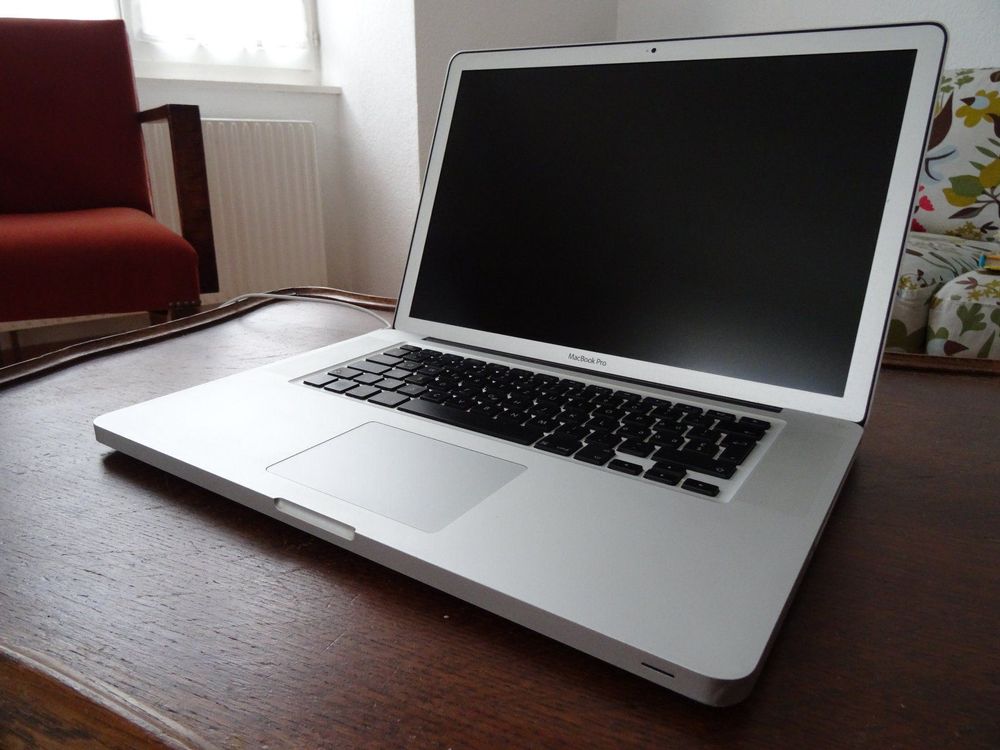 MacBook Pro 2010 i5 DEFECTUEUX | Kaufen auf Ricardo