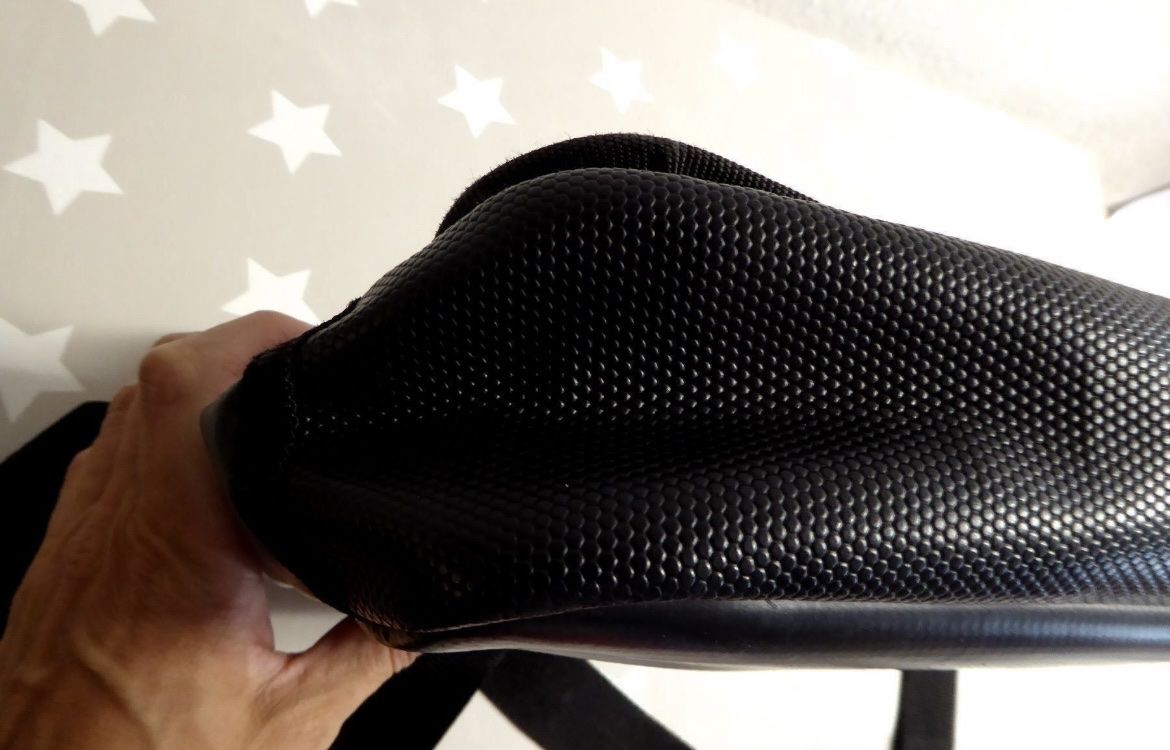 Bree Borse: BREE Schwarze Umhängetasche / Schultertasche – Usato da St. Gallen venduto da lfs_nxl8 2