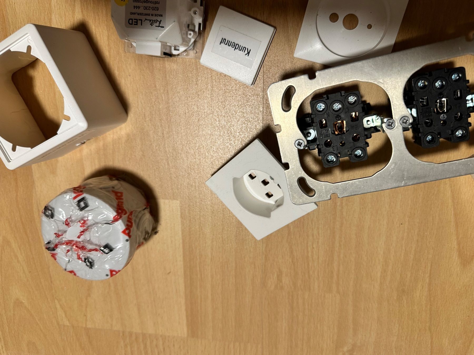 Feller Spine: Elektromaterial 1 – Usato da niederhasli venduto da rami016 5