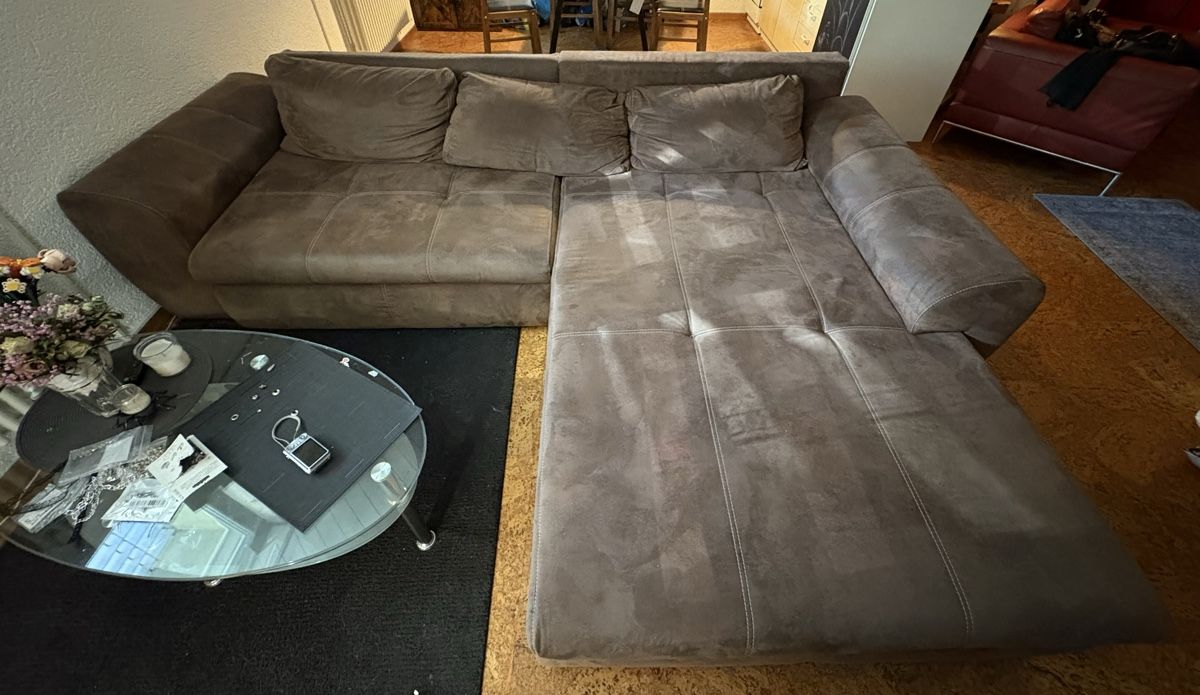 Divani: Gemütliches braunes Sofa – Usato da Gurmels venduto da lza_76gd