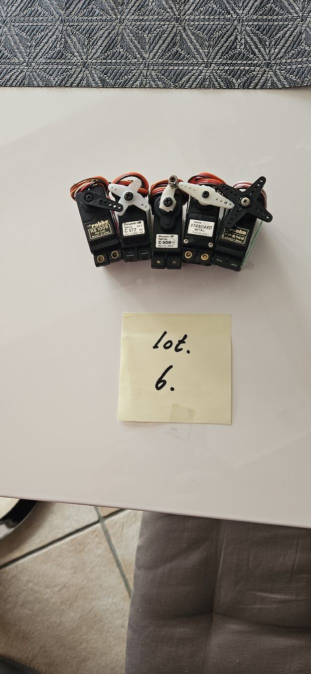 Modellismo RC: Lot.6.divers servos (digit. ) – Usato da Bure venduto da cla_sk6s