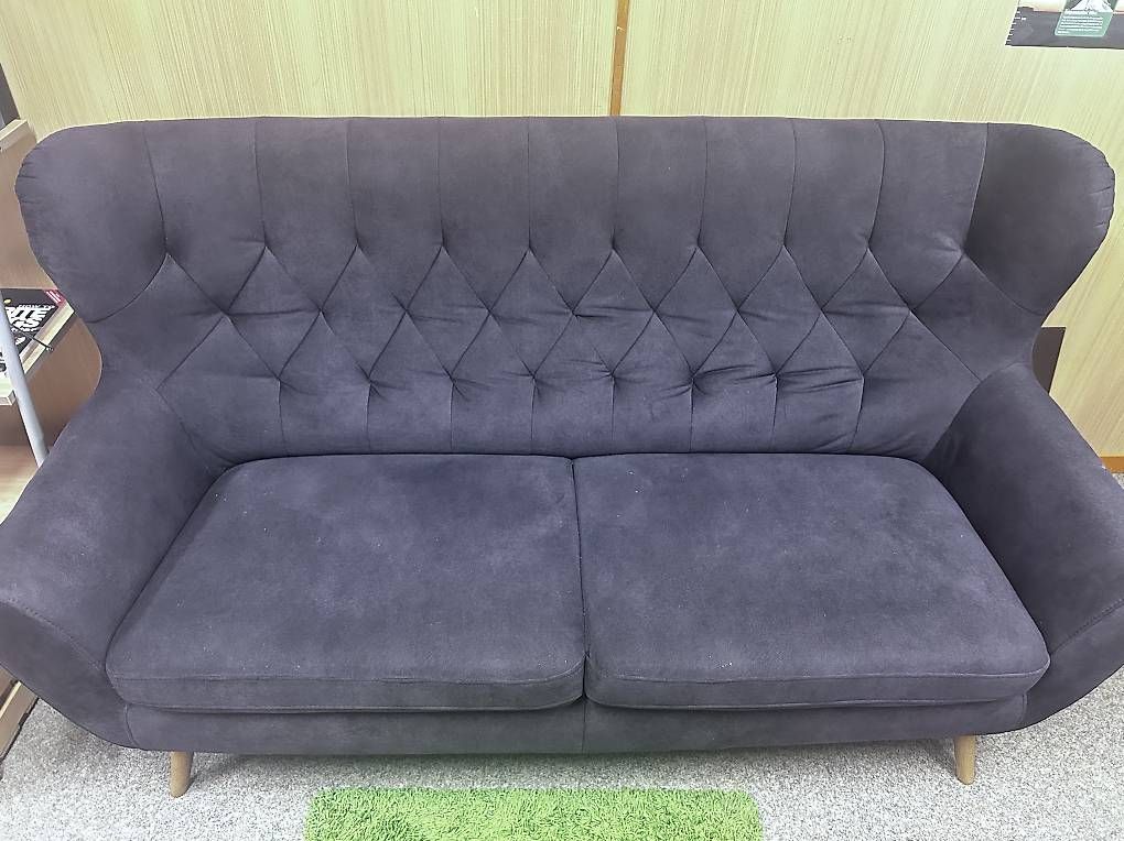 Sofas: Elegantes 2-Sitzer-Sofa mit passendem Hocker – D'occasion à Seon par til_fv5q