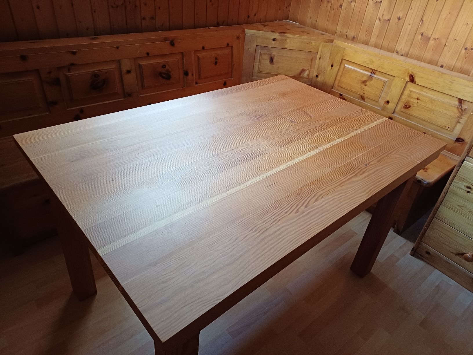 Tavoli: Lärchenholztisch – Usato da Kriens venduto da MiPa. 2