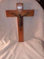 Holzkruzifix mit Jesus