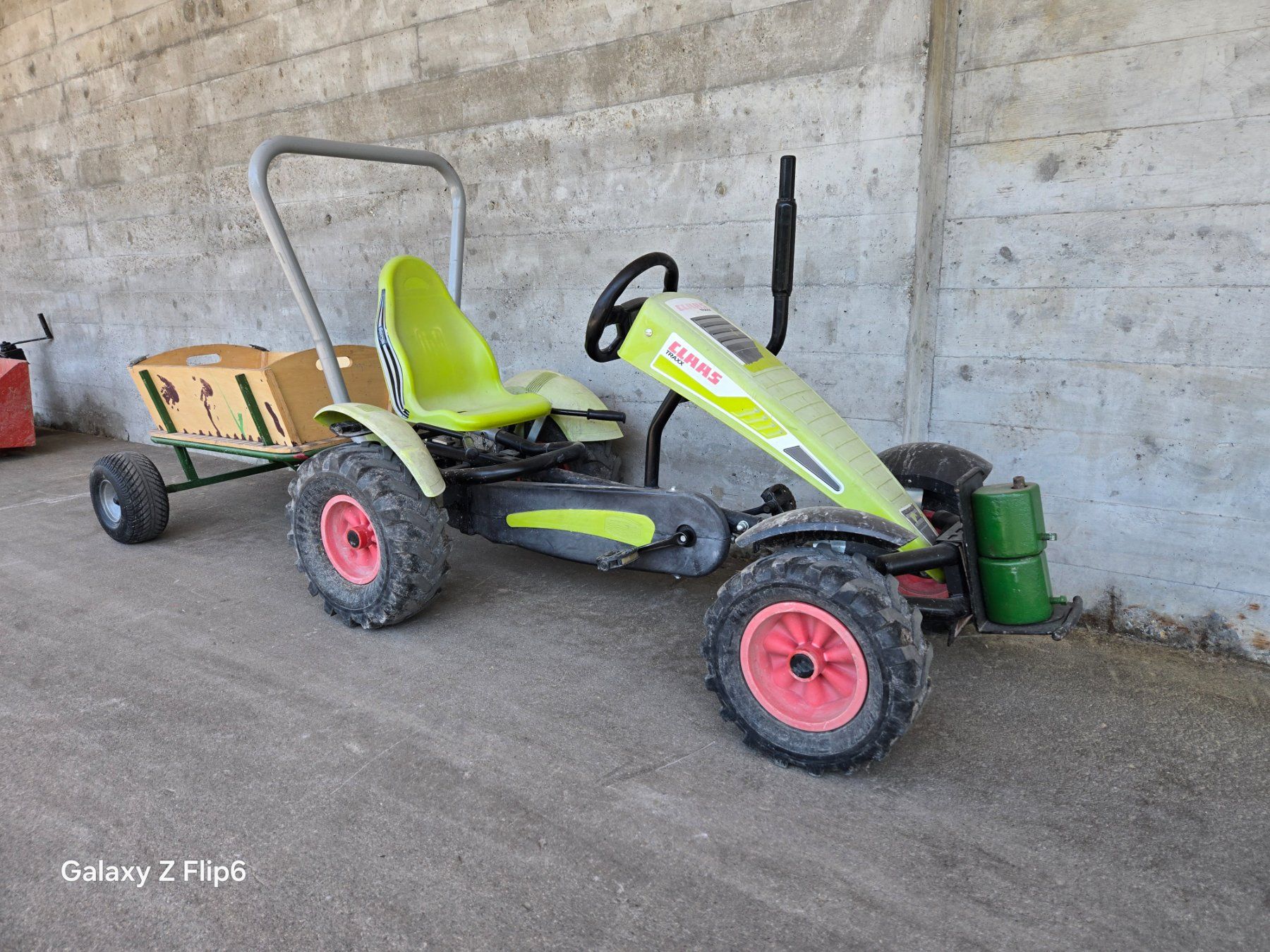 Veicoli per bambini: Berg Traktor mit diversem Zubehör – Usato da Weesen venduto da Lenco1 1