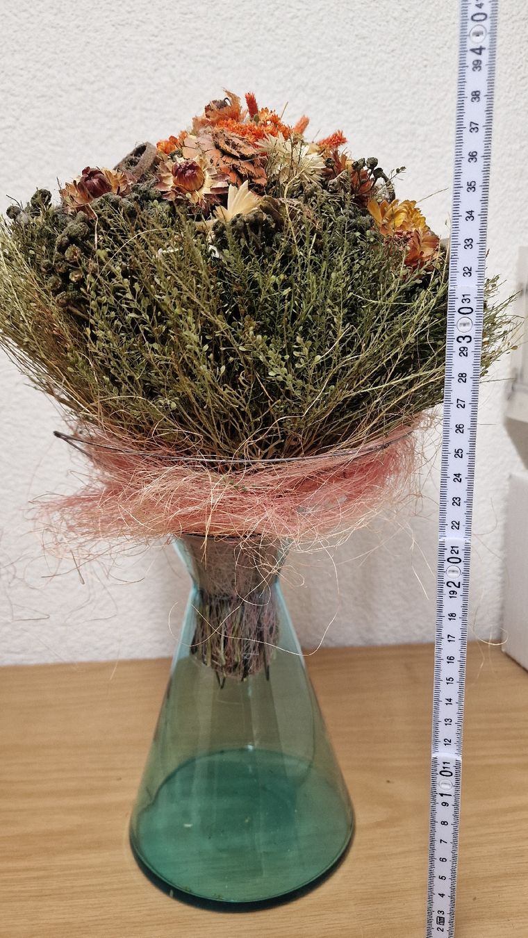Tutte le decorazioni: Wunderschöner Herbststrauss mit blauer Glasvase, Top! – Usato da Herisau venduto da Antiques.AR 2