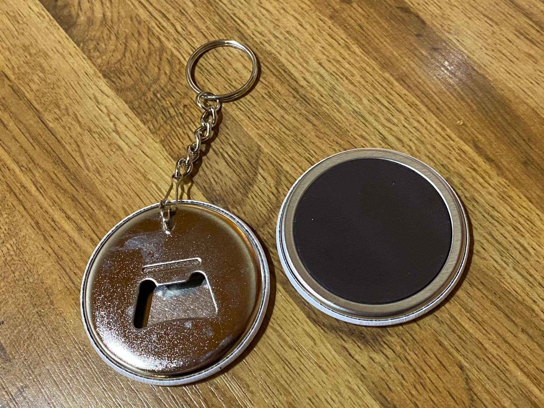 Plaketten & Abzeichen: KISS  Flaschenöffner & Magnet – Neu (gemäss Beschreibung) aus Basel von FatCatPacksTheRatt 2