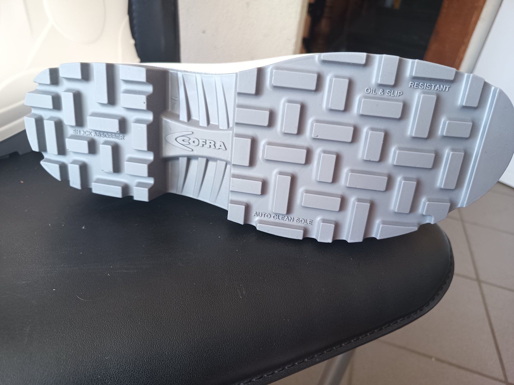 Scarpe da uomo: Gummistiefel S4 CI SRC weiss 47 – Nuovo e nell'imballaggio originale da Oberegg venduto da 19franzi94 2