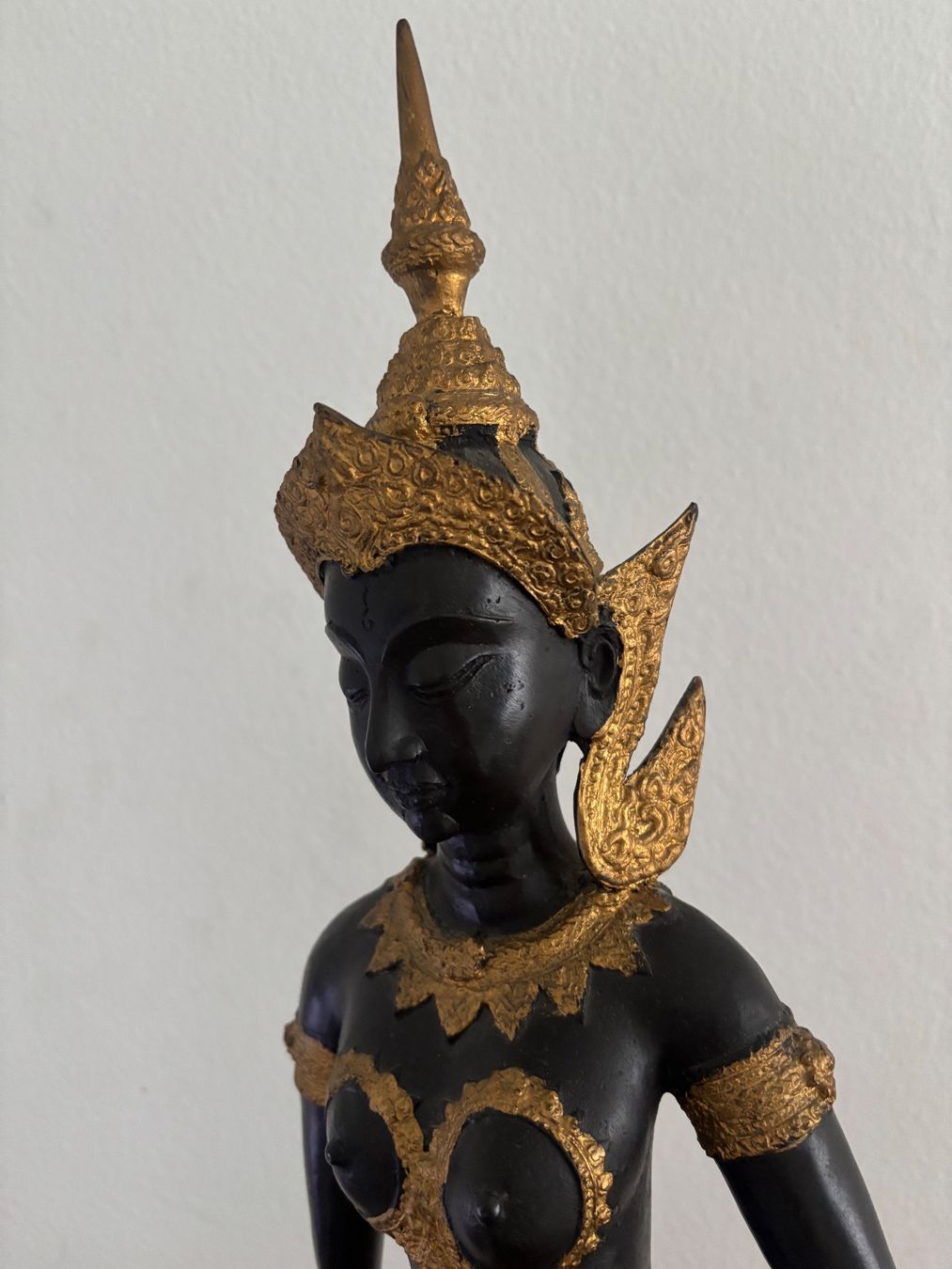 Statuette: Asiatische Tempeltänzerin Bronze – Usato da Kriens venduto da Mollinos