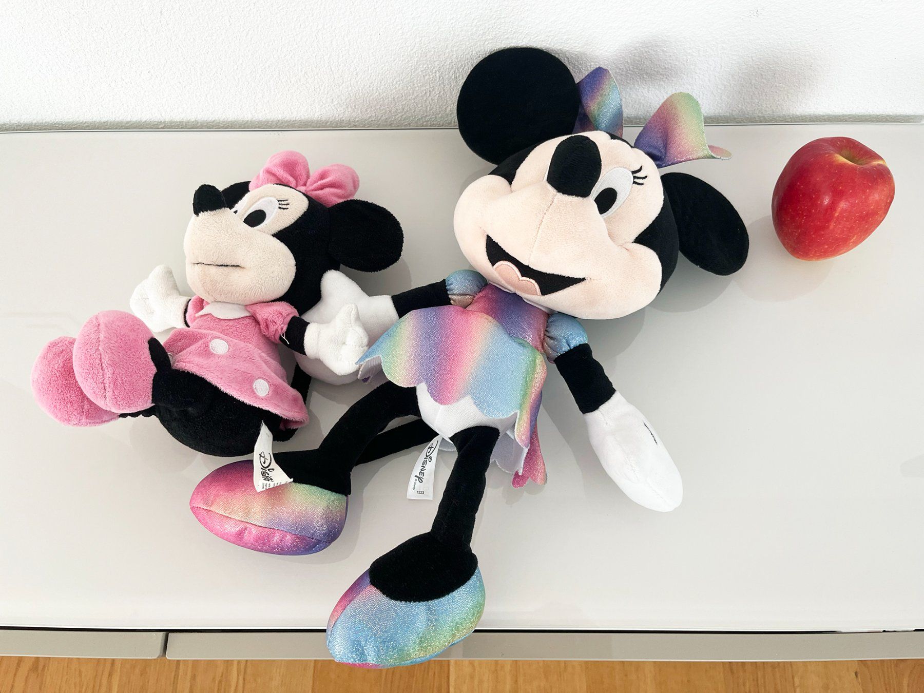Disney Spielzeuge: Peluches - Plüschtiere - Disney Minnie Mouse – Gebraucht aus Lausanne von BeyondStories 1