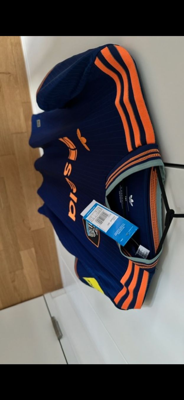 Leibchen & Hosen: Newcastle Third Kit 25/26 (player version) Neu – Neu und originalverpackt aus Rümlang von Dripsale 1