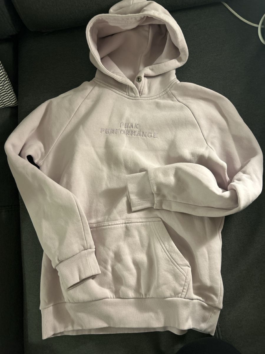 Peak Performance Pullover & Sweatshirts: Peak Performance Hoodie, Grösse M – Gebraucht aus Savognin von Miss-Baerbl