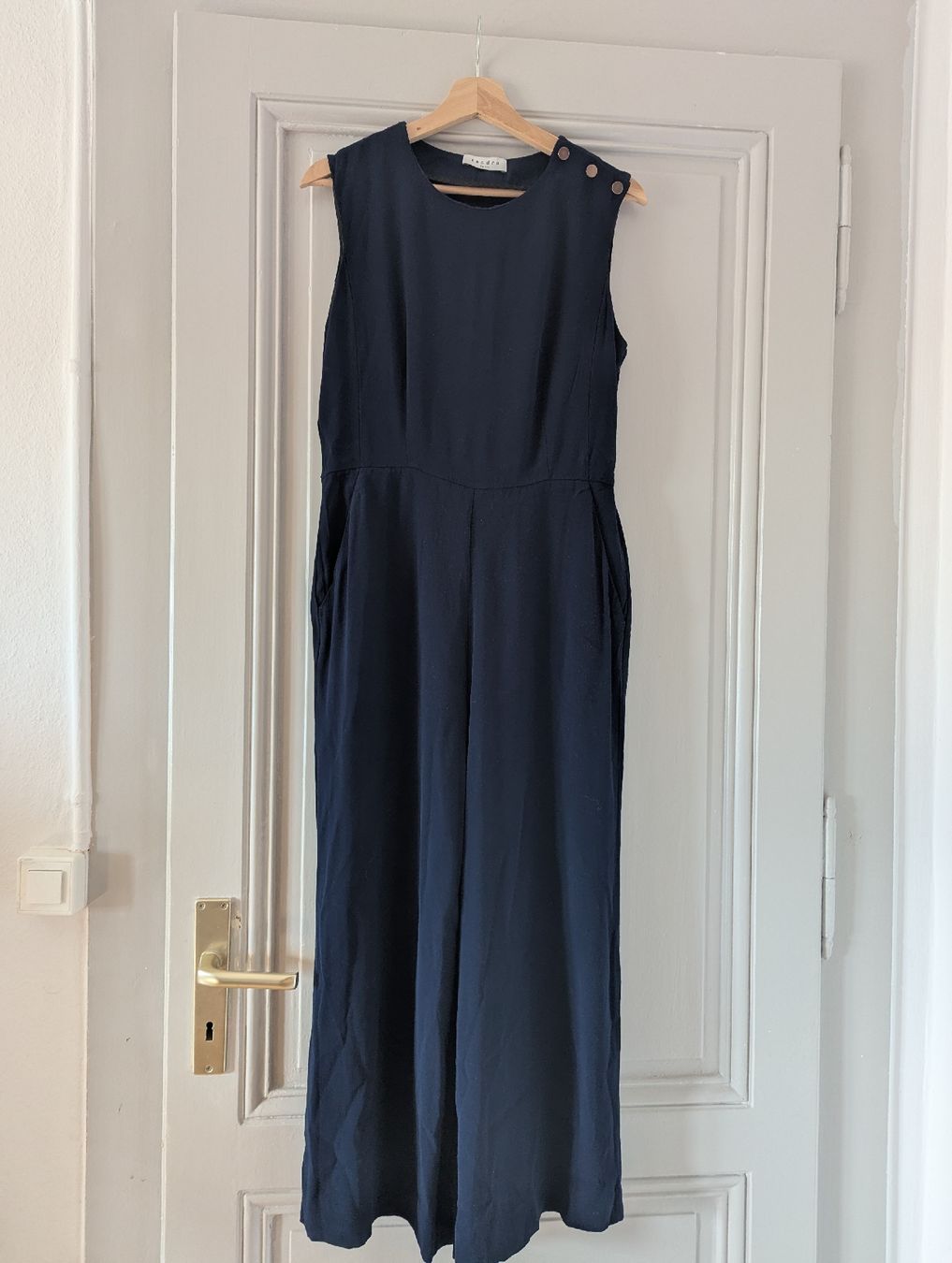 Sandro Pantalons: sublime combinaison pantalon sandro L – D'occasion à Montreux par dem_gyt9