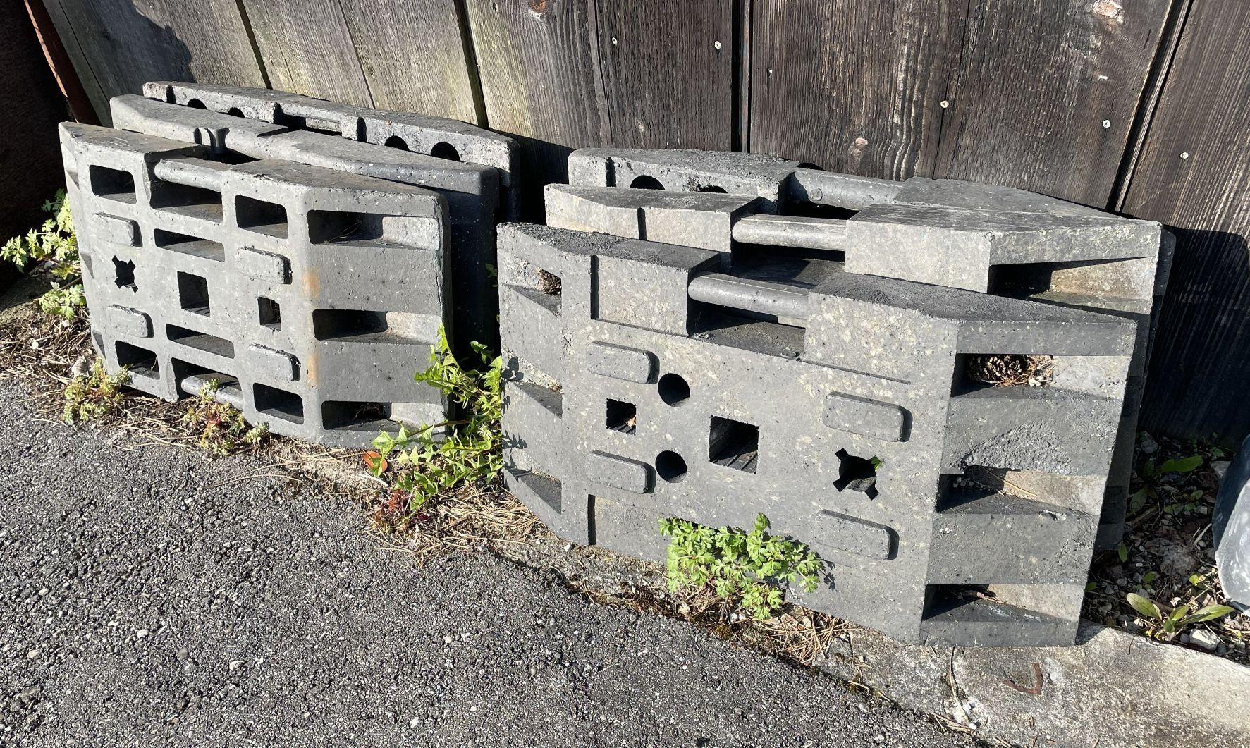 Sonstige Dekorationen & Accessoires: Baustellen Absperrmaterial Sockel, Ständer, Latten – Gebraucht aus Pieterlen von baerenstark50 2