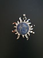 Sonnenanhänger mit Lapislazuli Stein