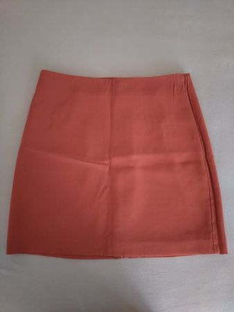 Roter Minirock